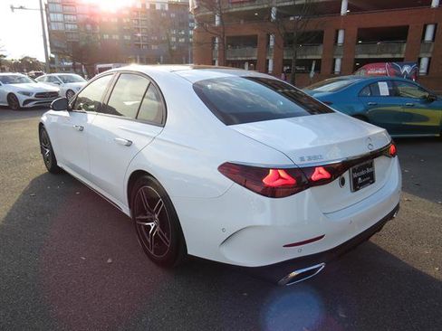 Used 2025 Mercedes-Benz E 350 4MATIC Sedan image 2