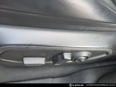 Used 2023 Jeep Grand Cherokee L Limited w/ Black Appearance Package image 15