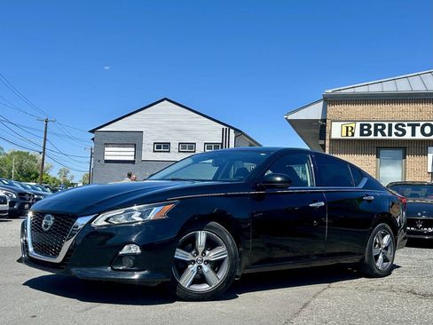 Used 2019 Nissan Altima 2.5 SV FWD image 3
