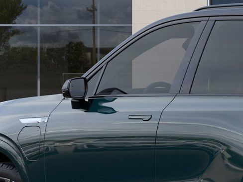 New 2026 Cadillac Vistiq Platinum w/ LPO, Floor Liner Package image 12