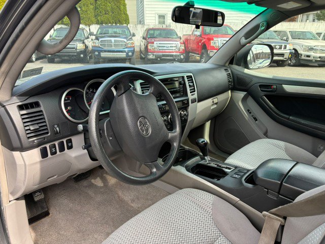 Used 2007 Toyota 4Runner SR5 AWD/4WD image 10