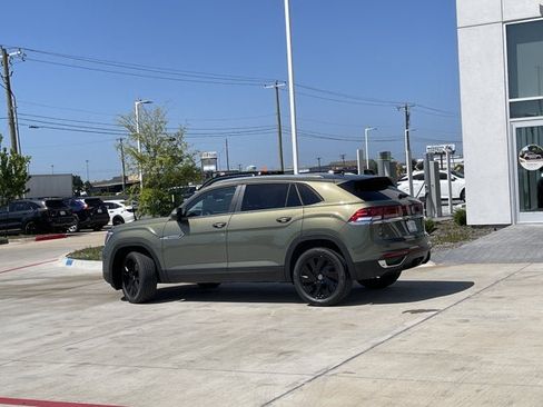 New 2026 Volkswagen Atlas Cross Sport SE FWD image 3