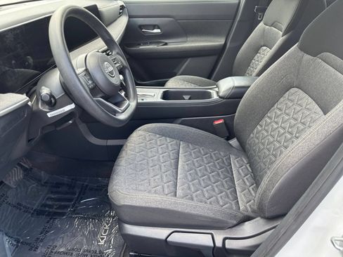 Used 2025 Nissan Kicks SV AWD/4WD image 20