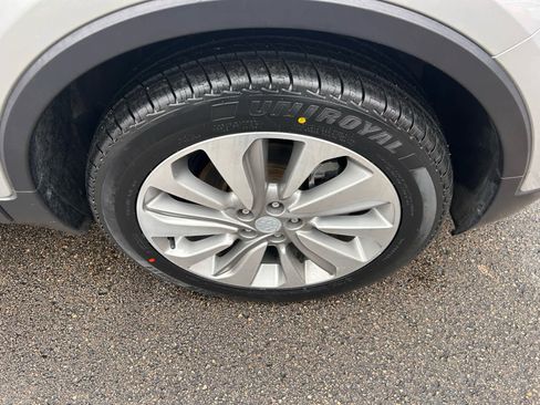 Used 2018 Buick Encore Preferred image 9