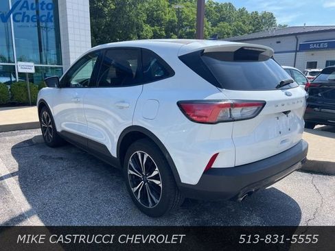 Used 2022 Ford Escape SE w/ SE Sport Appearance Package FWD image 4