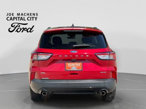 Used 2022 Ford Escape SE w/ SE Sport Appearance Package AWD/4WD image 6
