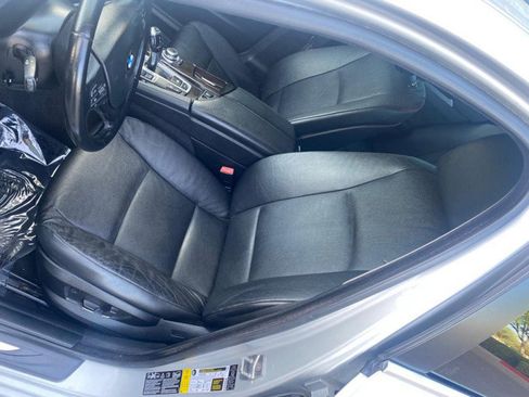 Used 2012 BMW 528i xDrive Sedan AWD/4WD image 9