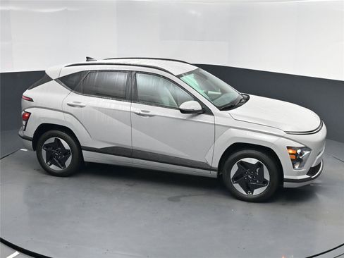 Used 2024 Hyundai Kona SEL image 17