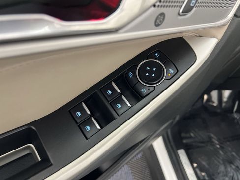 Used 2021 Ford Explorer Limited image 15