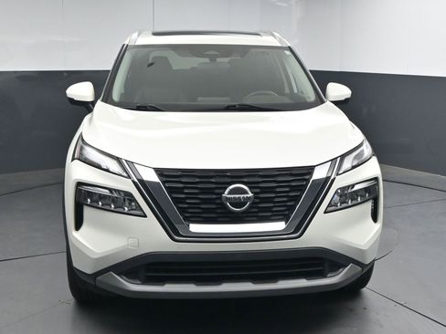 Used 2021 Nissan Rogue SV w/ Premium Package FWD image 2