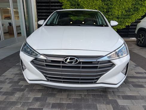 Used 2020 Hyundai Elantra SE w/ Cargo Package (C1) FWD image 2