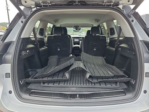 Used 2022 Jeep Grand Cherokee L Limited RWD image 17