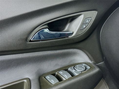 Used 2023 Chevrolet Equinox RS image 18