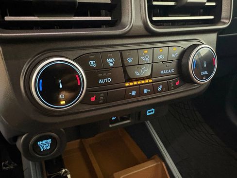 Used 2023 Ford Maverick Lariat w/ Lariat Luxury Package FWD image 35