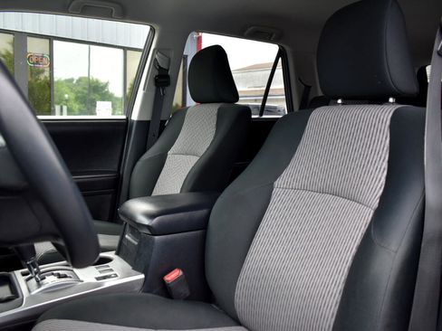 Used 2016 Toyota 4Runner SR5 image 26