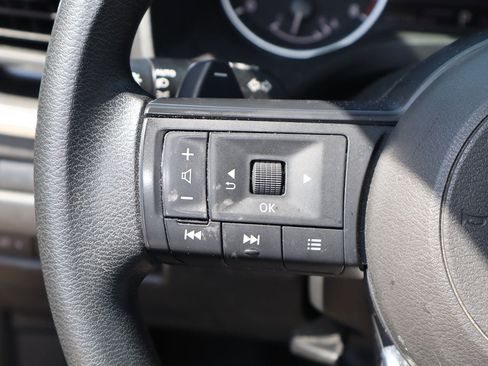 Used 2024 Nissan Rogue SV FWD image 12