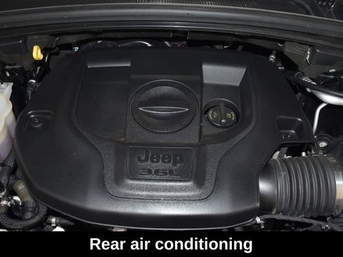 Used 2023 Jeep Grand Cherokee L Summit AWD/4WD image 9