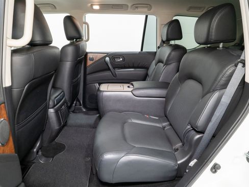 Used 2024 Nissan Armada SL w/ Captain's Chairs Package image 34