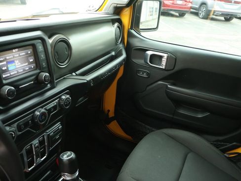 Used 2019 Jeep Wrangler Unlimited Sport S AWD/4WD image 22
