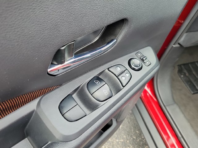 Used 2023 Nissan Kicks SR FWD image 17