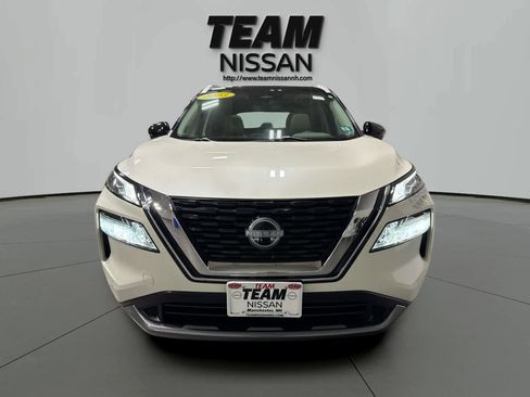 Used 2023 Nissan Rogue SL w/ SL Premium Package image 2