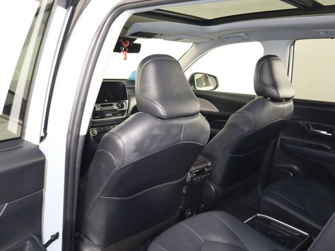 Used 2025 Toyota Grand Highlander Platinum image 49