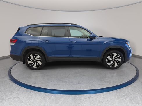 Used 2025 Volkswagen Atlas SE FWD image 4