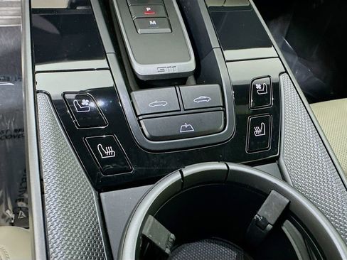 Used 2022 Porsche 911 Carrera image 23