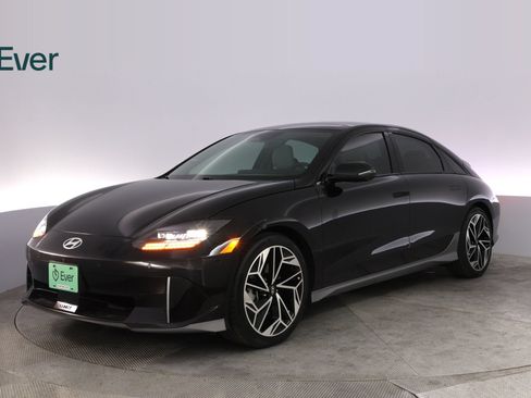 Used 2024 Hyundai Ioniq 6 Limited RWD image 2