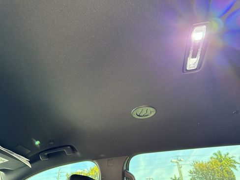 Used 2024 Chevrolet Traverse LT image 20