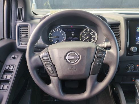 Used 2023 Nissan Frontier SV w/ Midnight Edition Package image 12