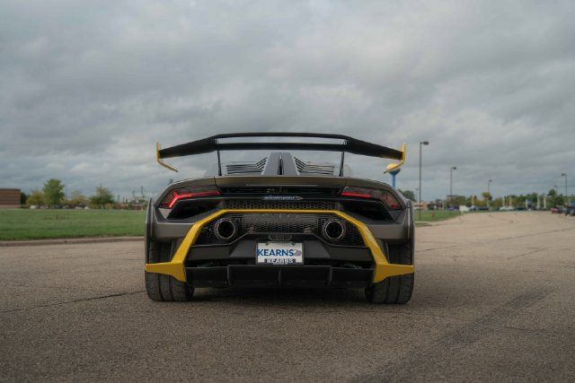 Used 2022 Lamborghini Huracan STO RWD image 31