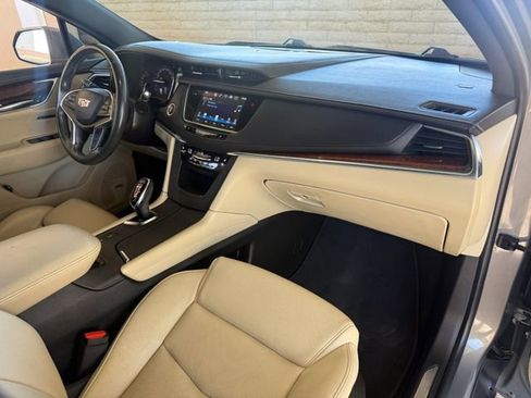 Used 2017 Cadillac XT5 Premium Luxury image 32