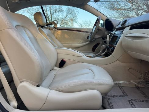 Used 2007 Mercedes-Benz CLK 350 Coupe image 9