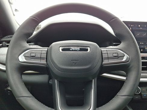 Certified 2023 Jeep Compass Latitude image 21