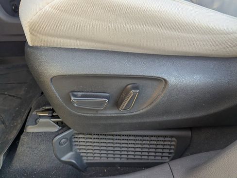 Used 2024 Toyota Sienna LE image 17