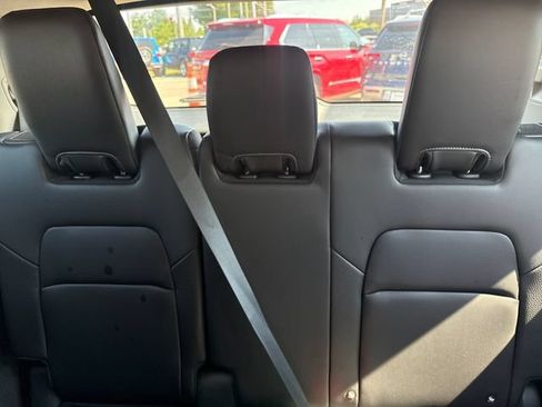 Used 2024 Nissan Pathfinder SL AWD/4WD image 21