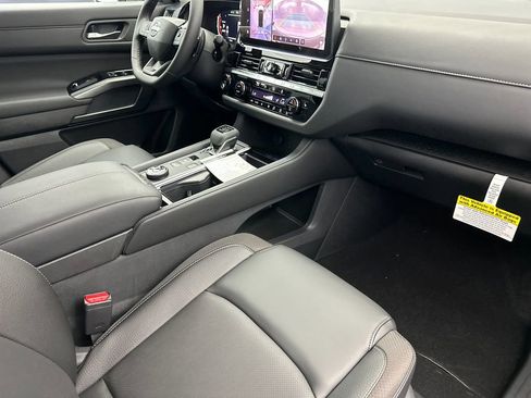 New 2026 Nissan Pathfinder SL AWD/4WD image 16
