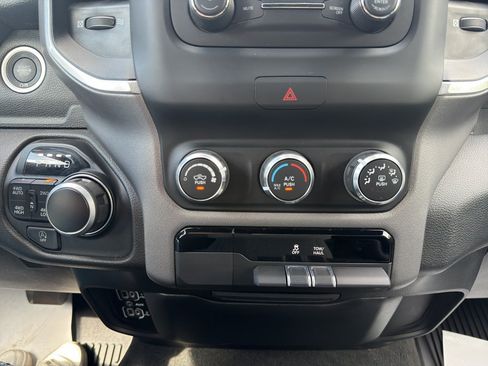 Used 2022 RAM 1500 Big Horn AWD/4WD image 18