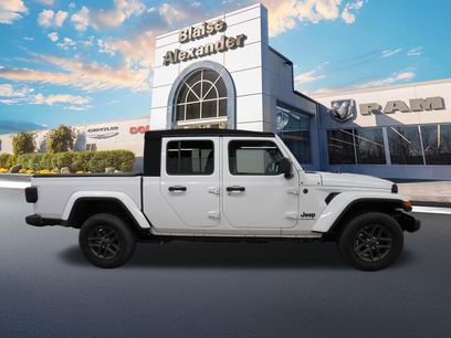 Used 2024 Jeep Gladiator Sport