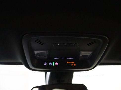 Used 2022 Chevrolet Traverse LT FWD image 27