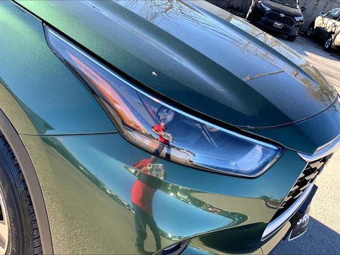 Used 2023 Toyota Highlander XLE FWD image 28
