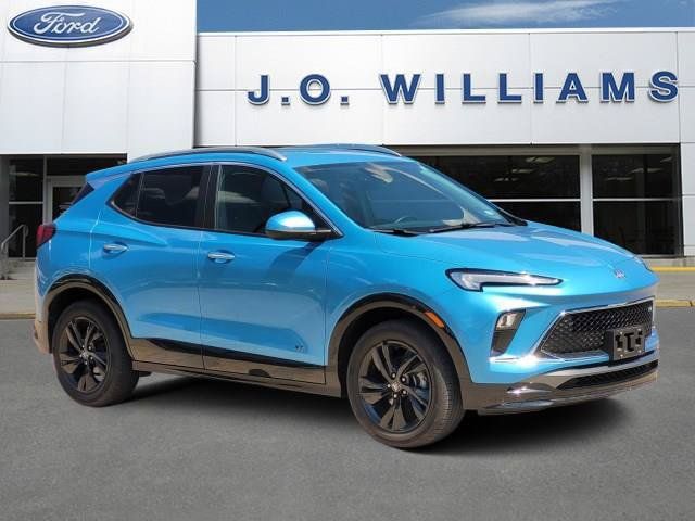 Used 2025 Buick Encore GX Sport Touring FWD image 1