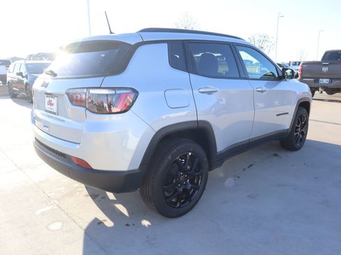 New 2026 Jeep Compass Latitude AWD/4WD image 20