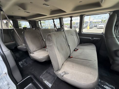 Used 2017 Chevrolet Express 3500 LT w/ LT Preferred Equipment Group RWD image 14
