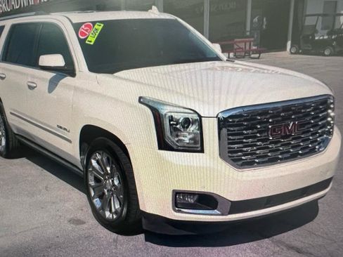 Used 2015 GMC Yukon Denali w/ Premium Package AWD/4WD image 7