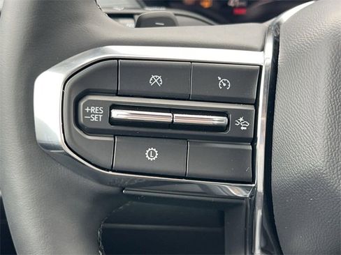 New 2025 GMC Acadia Elevation image 13