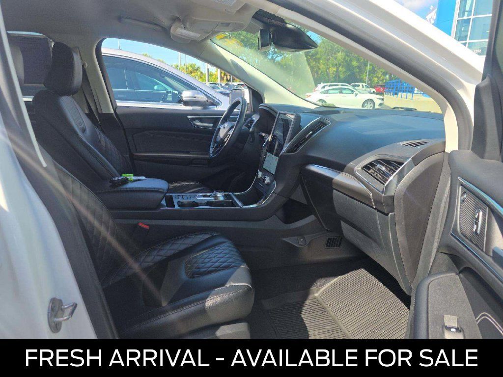 Used 2023 Ford Edge Titanium AWD/4WD image 9
