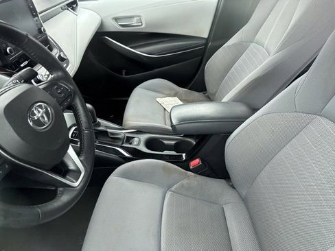 Used 2022 Toyota Corolla SE image 3