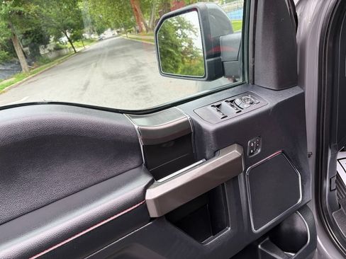 Used 2020 Ford F150 Lariat w/ Equipment Group 502A Luxury AWD/4WD image 13